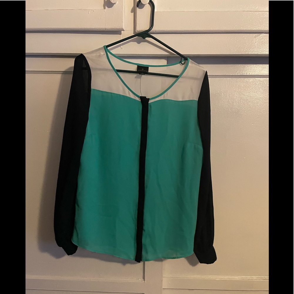 Woman’s long sleeve dressy shirt